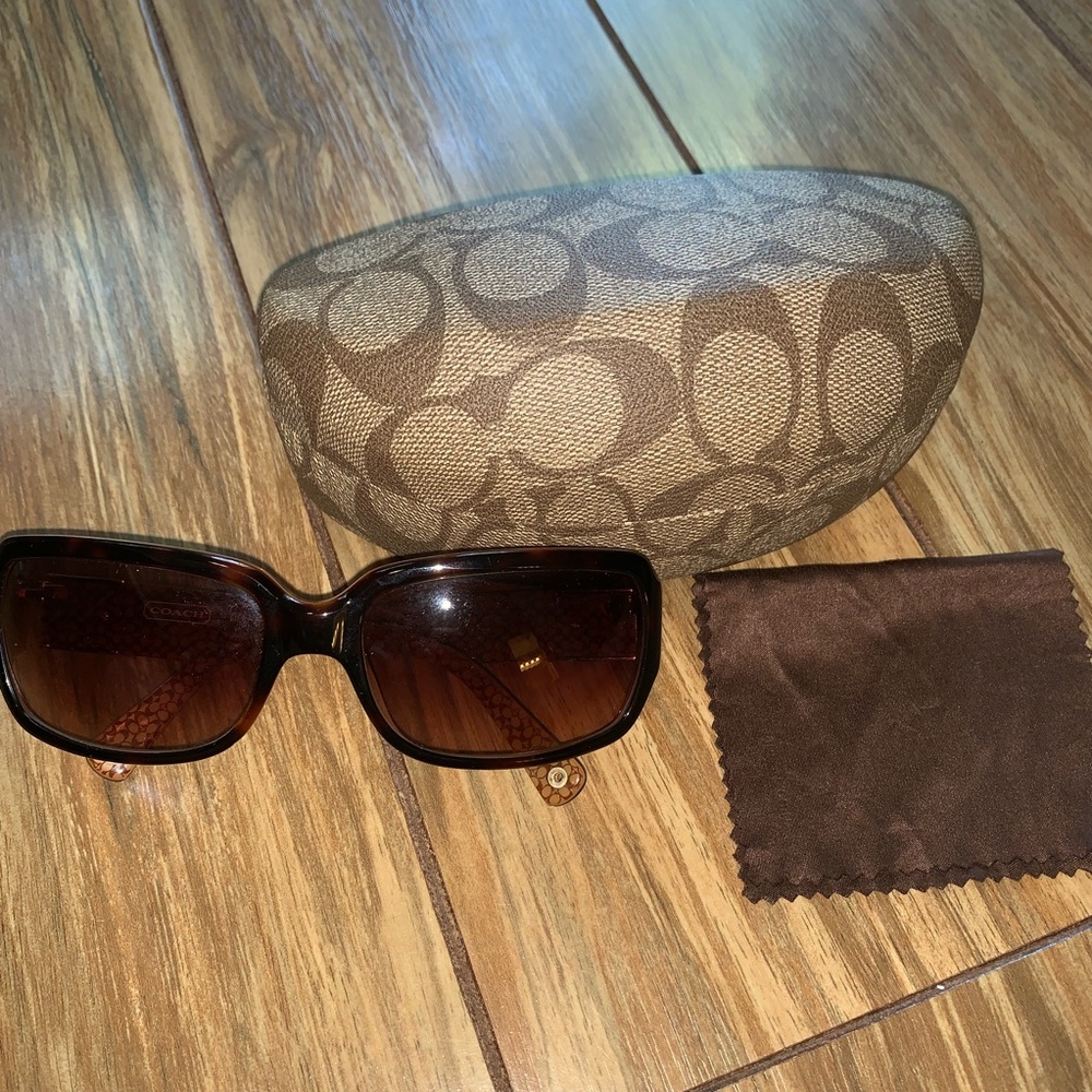 EUC Coach Delphine Tortoise Sunglasses